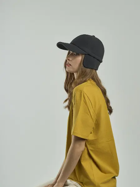 Cappello 6 Pannelli Con Paraorecchie Sostenibile Atlantis all'ingrosso