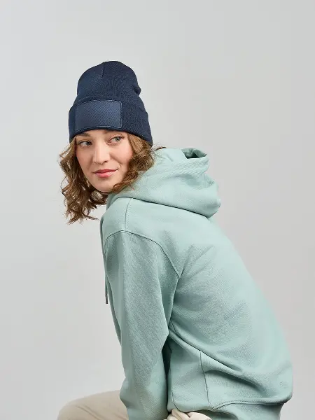 Cuffia In Maglia Con Patch Sostenibile Atlantis all'ingrosso