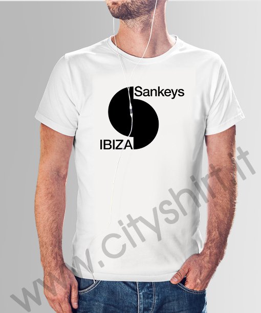 La T-shirt Sankeys Ibiza