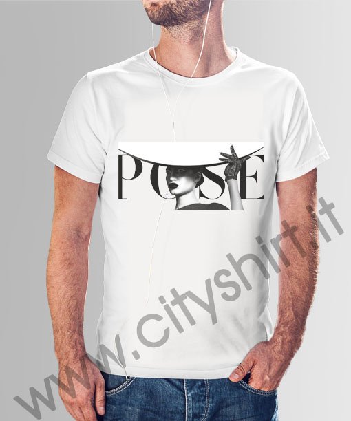 La T-shirt Pose 9
