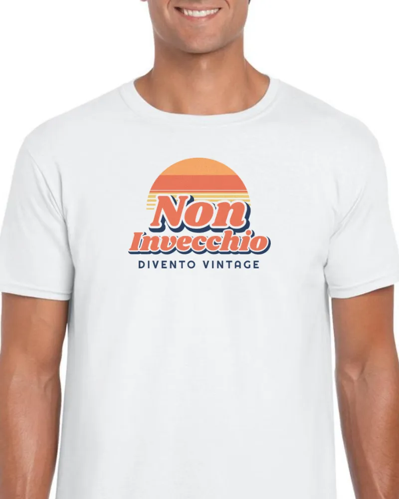 T-Shirt "NON INVECCHIO"